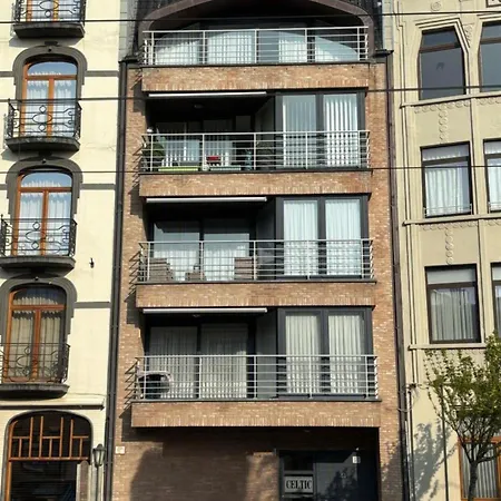 Daire Ruim Duplex Appartement- 8p - Wandelafstand *